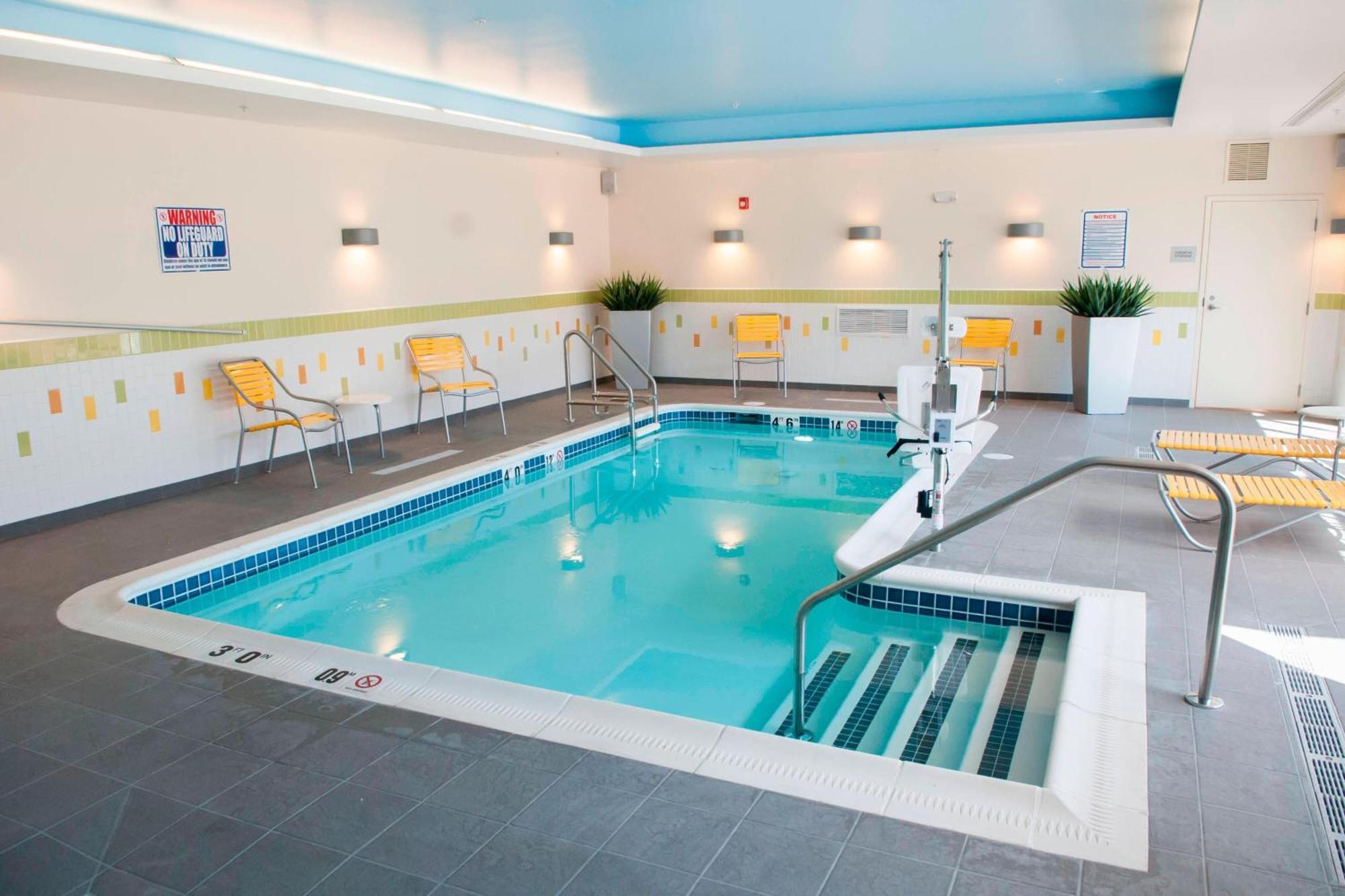 Fairfield Inn & Suites By Marriott Springfield Northampton/Amherst Екстер'єр фото