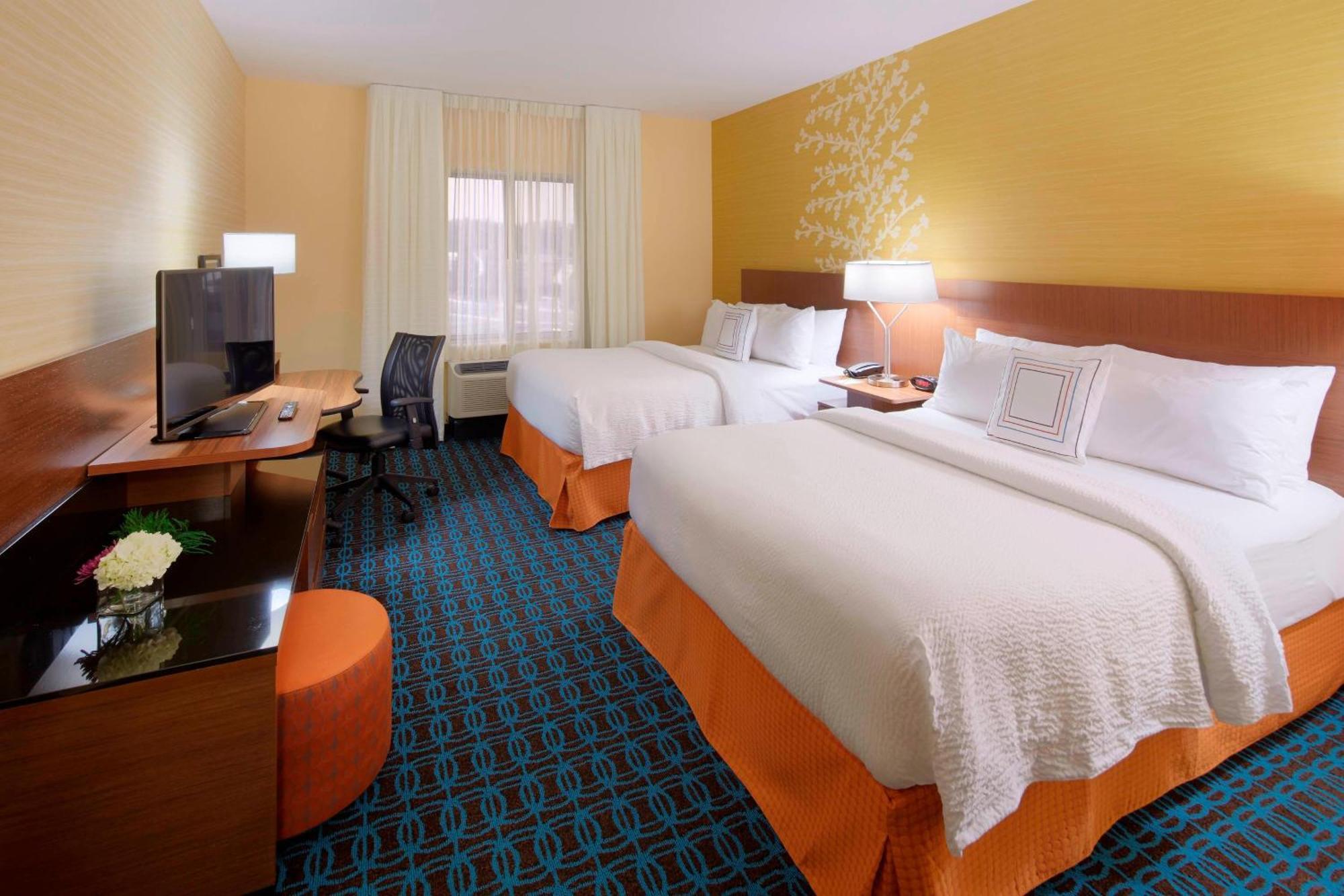 Fairfield Inn & Suites By Marriott Springfield Northampton/Amherst Екстер'єр фото