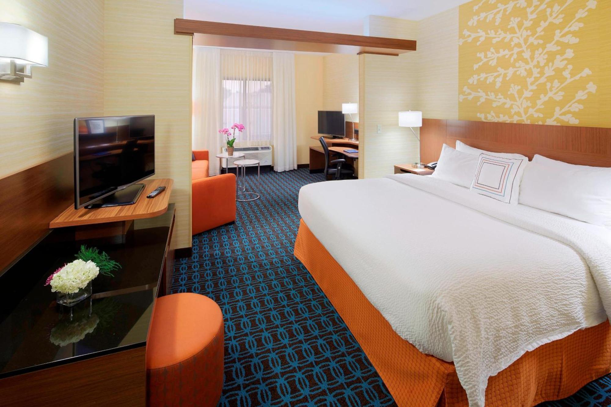 Fairfield Inn & Suites By Marriott Springfield Northampton/Amherst Екстер'єр фото