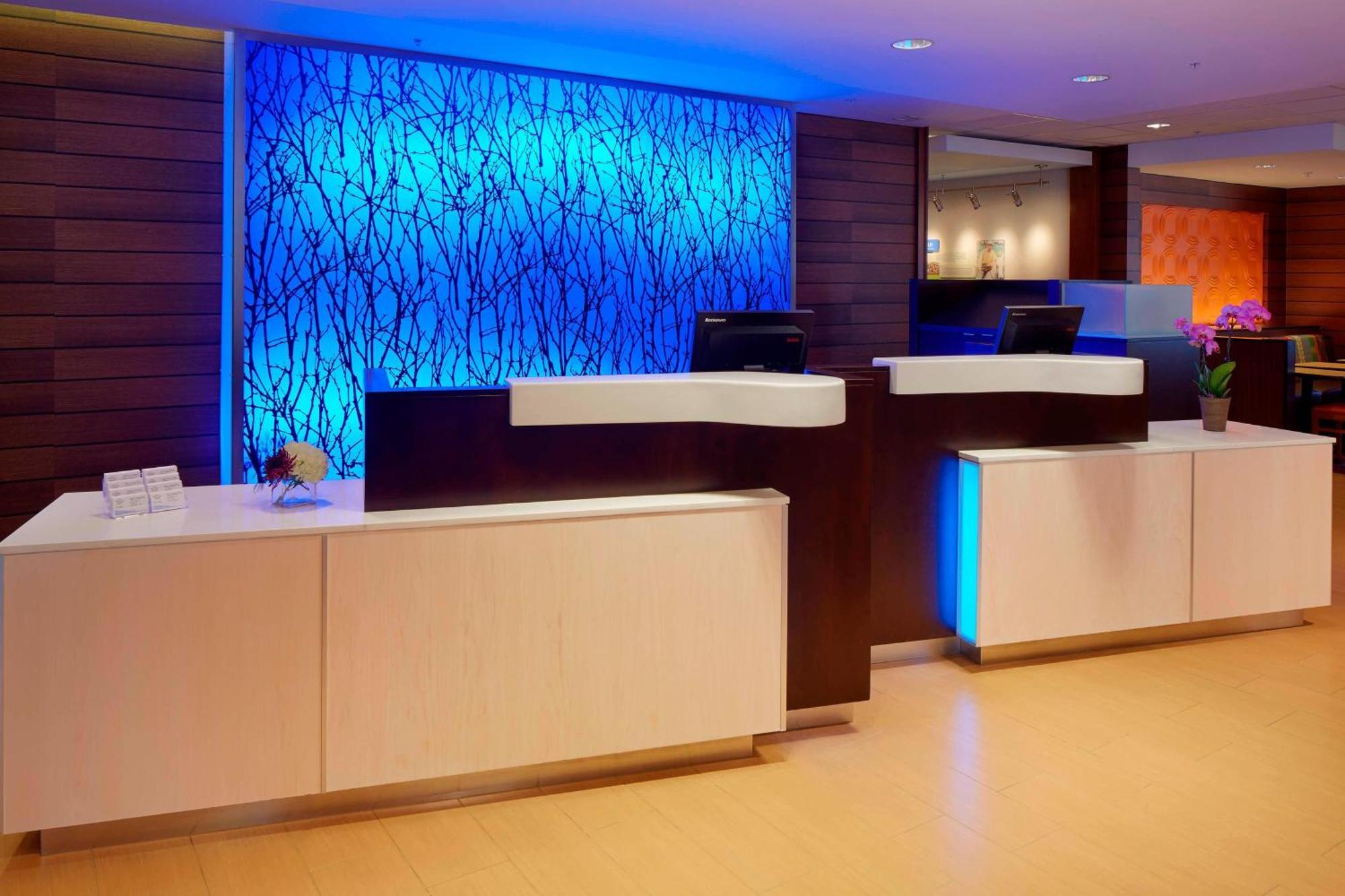 Fairfield Inn & Suites By Marriott Springfield Northampton/Amherst Екстер'єр фото