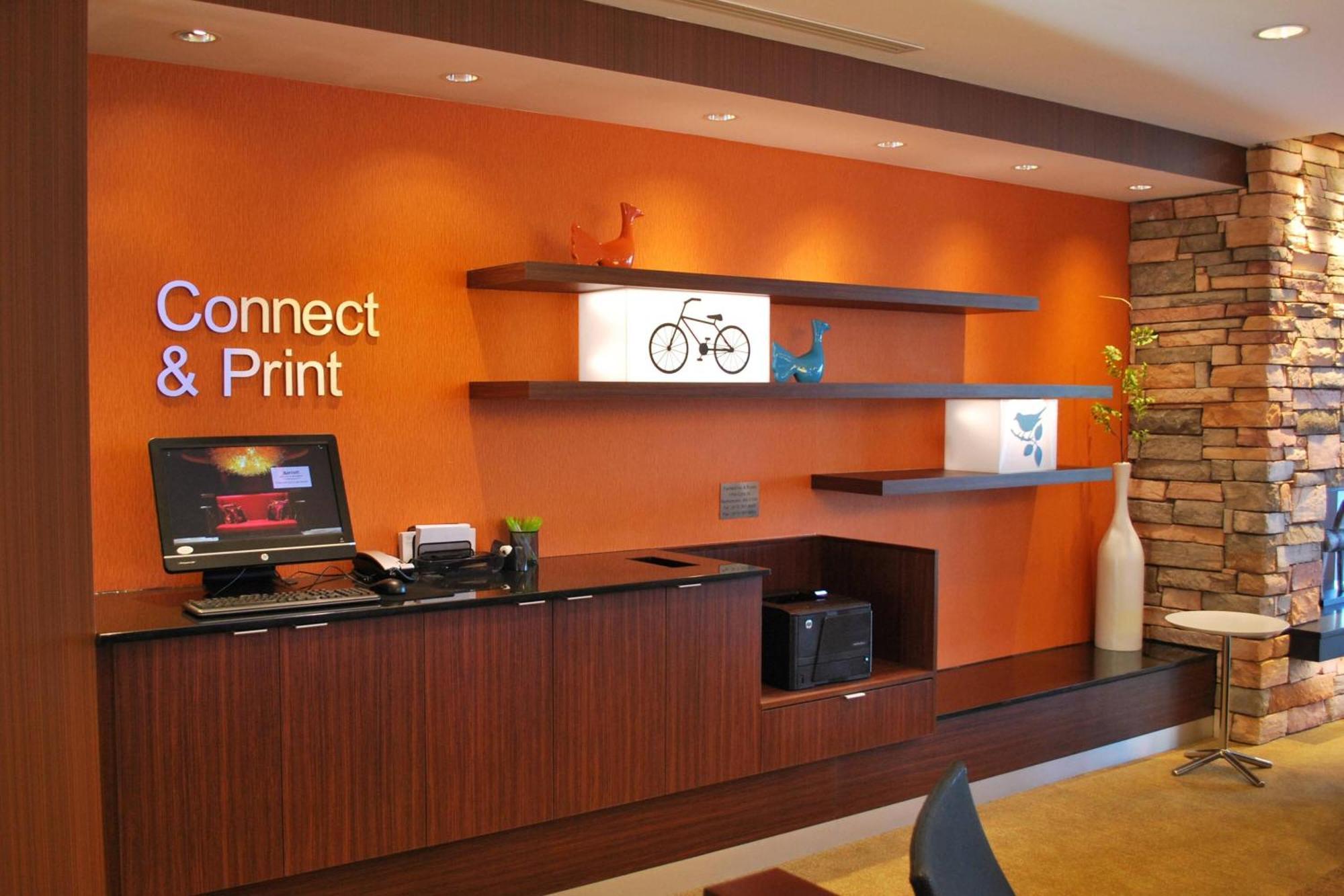 Fairfield Inn & Suites By Marriott Springfield Northampton/Amherst Екстер'єр фото