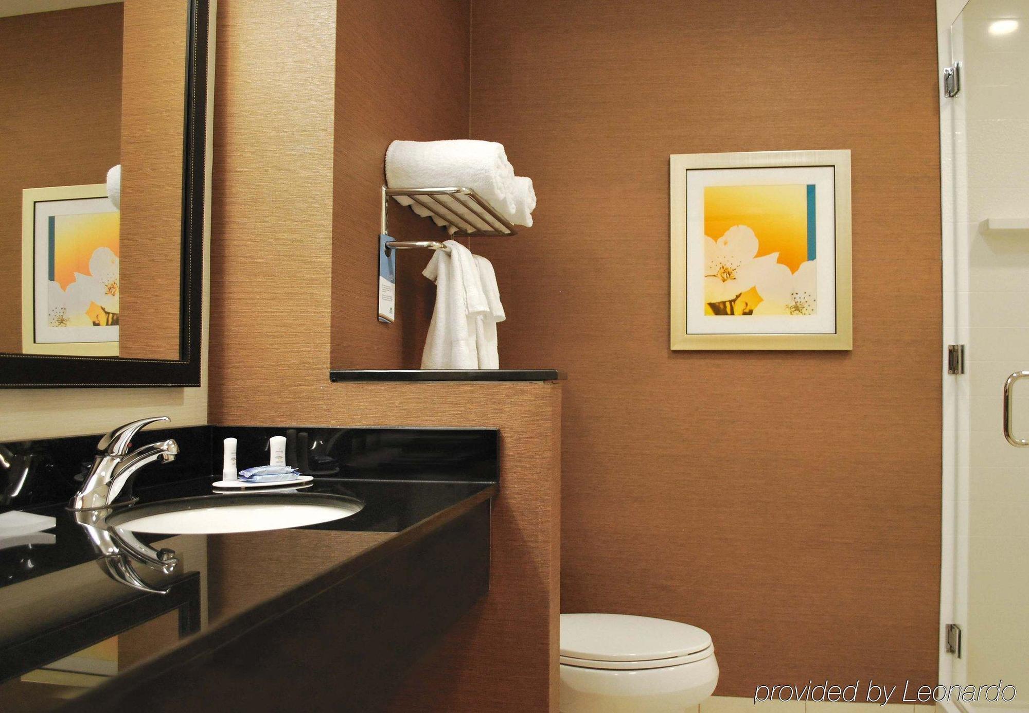 Fairfield Inn & Suites By Marriott Springfield Northampton/Amherst Екстер'єр фото