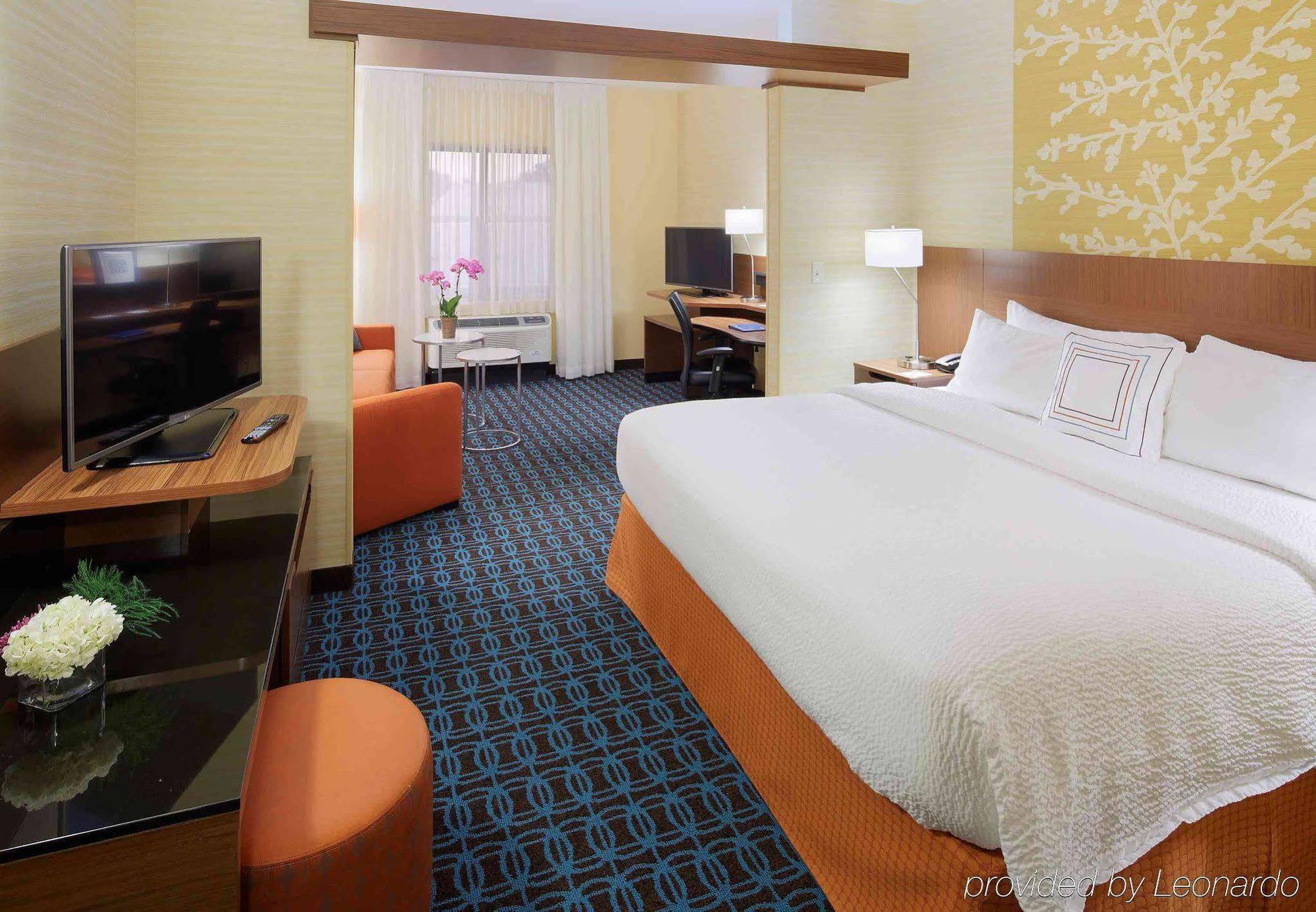 Fairfield Inn & Suites By Marriott Springfield Northampton/Amherst Екстер'єр фото
